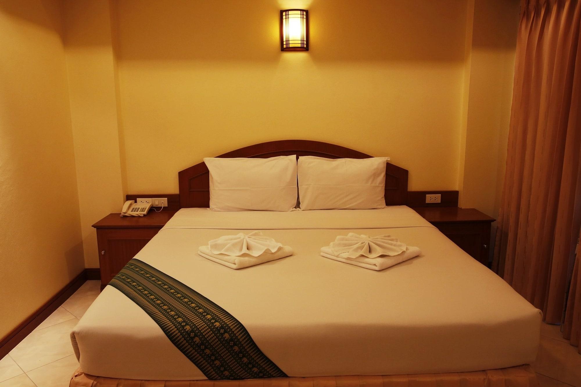 Baan Ss Karon Hotel Eksteriør billede