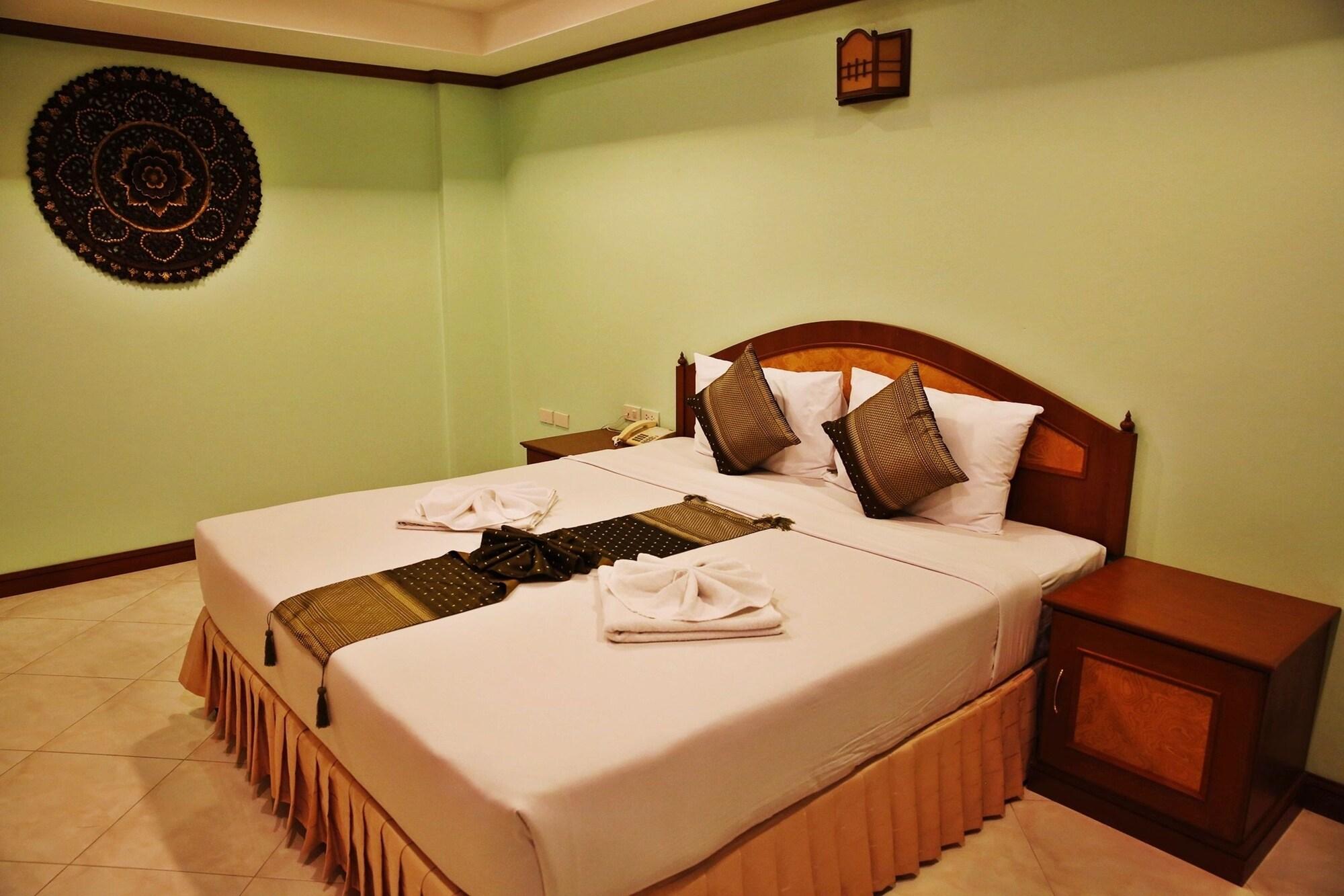 Baan Ss Karon Hotel Eksteriør billede